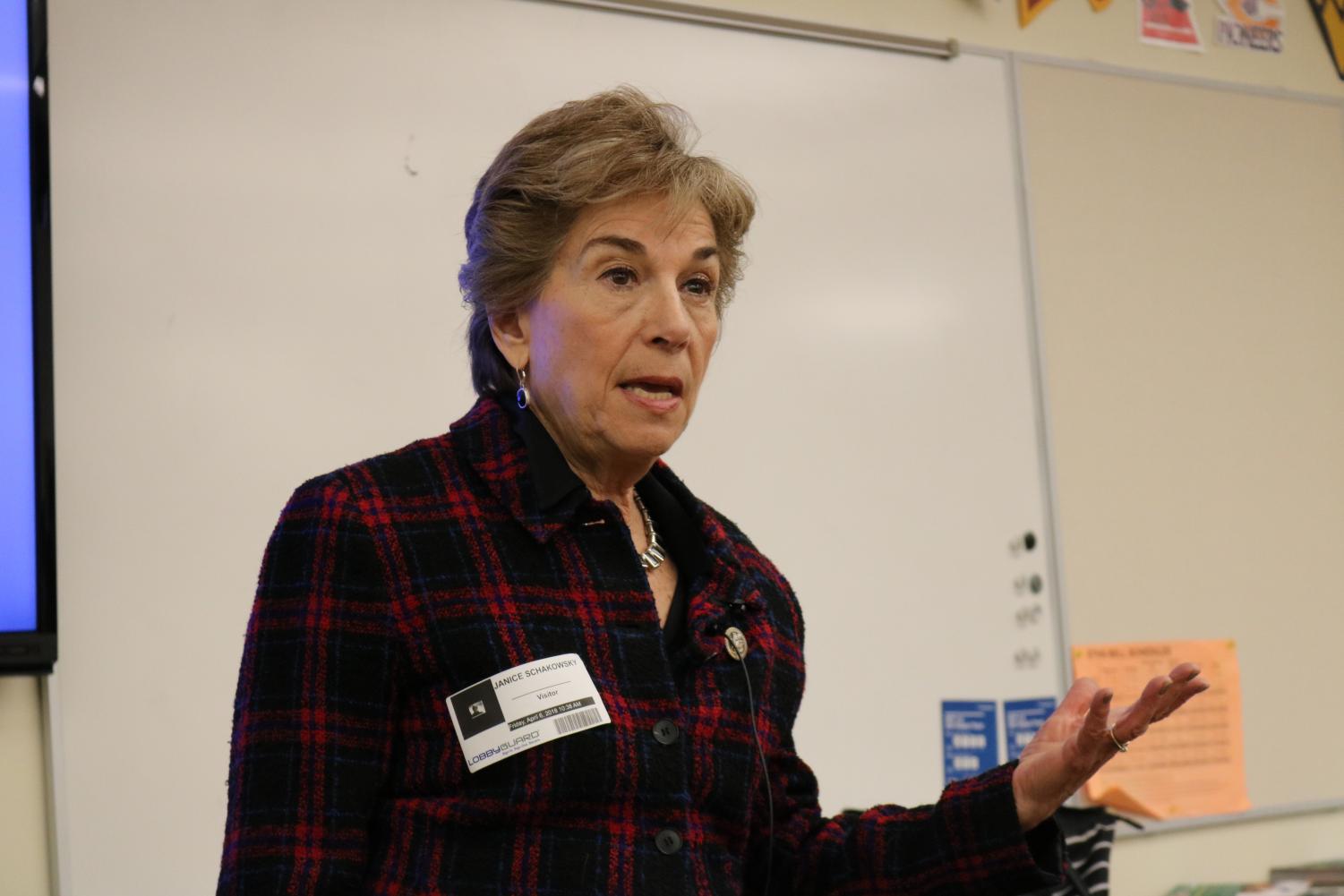 Congresswoman Schakowsky Visits ETHS To Discuss Gun Reform – The ...