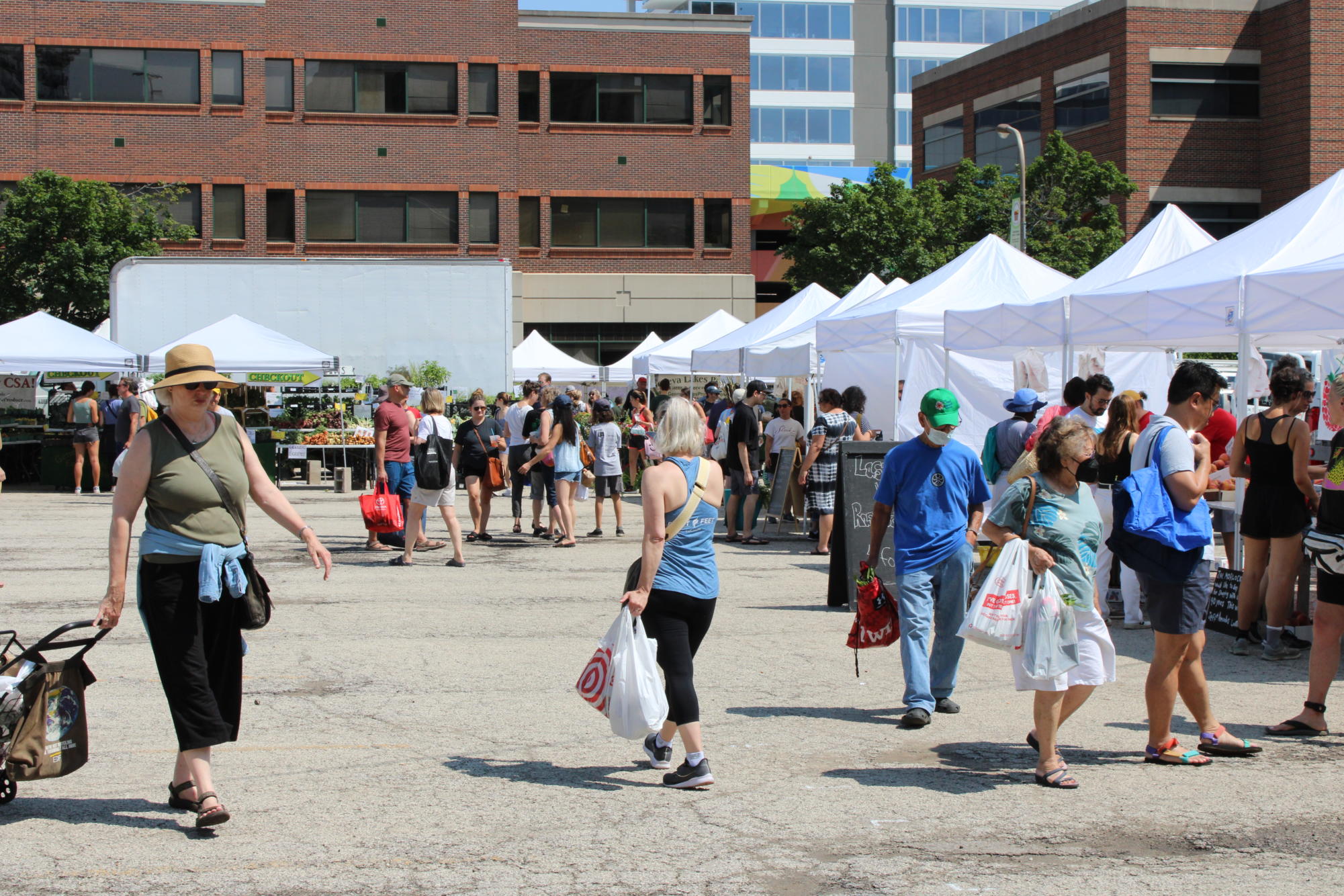 Shopping at the Evanston Farmers’ Market The Evanstonian