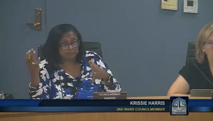 Councilmember Harris makes an announcement at the end of the meeting.